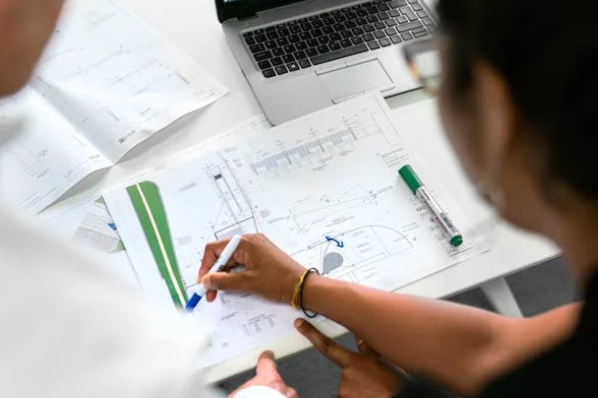 DC-Group.nl - Dutch contracting group BV